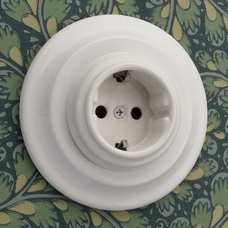 FND KONTAKTLIGZDA AR AIZVARIEM PORCELĀNS BALTS